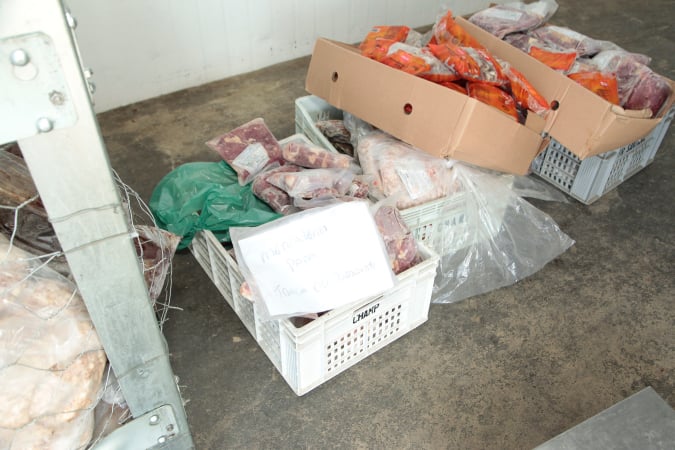 Operação apreende carne imprópria para consumo que era destinada à escolas municipais em MG