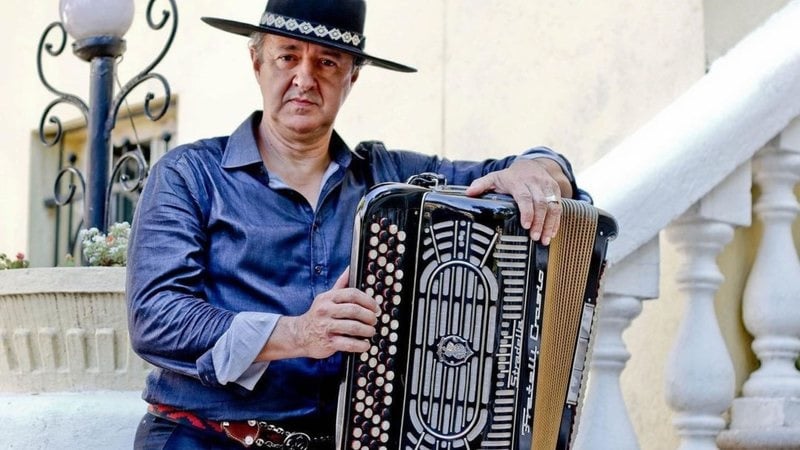 João Vicenti, gaiteiro e tecladista da banda Nenhum de Nós, morre aos 58 anos