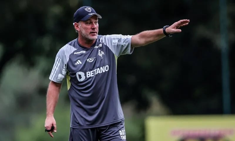 Milito tem nome no BID e monta Atlético-MG na final do Estadual com três zagueiros