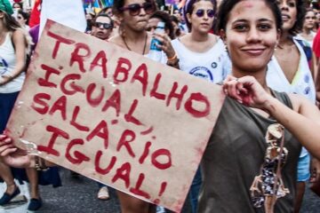 Salário, política e tarefas de casa: IBGE mostra desigualdade entre mulheres e homens