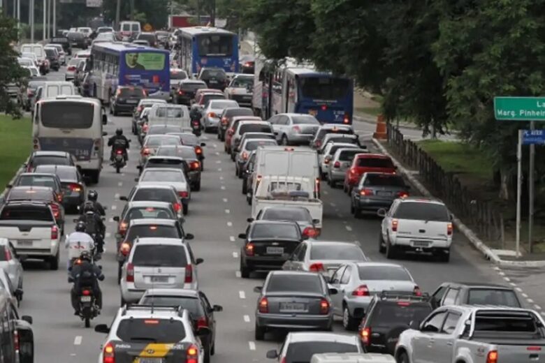 Senado aprova isenção de IPVA para carros com mais de 20 anos