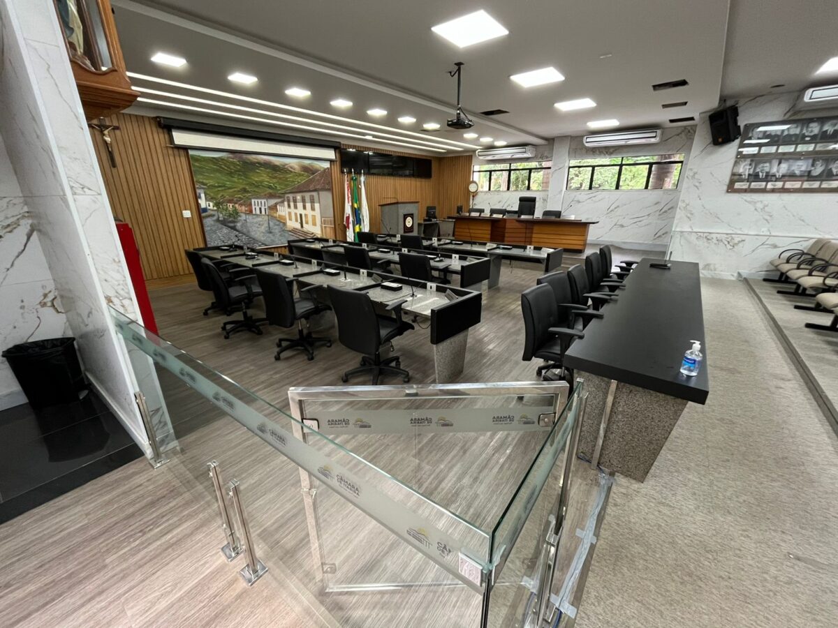 Por falta de quórum, Câmara Municipal de Itabira não analisa projeto de combate à dengue