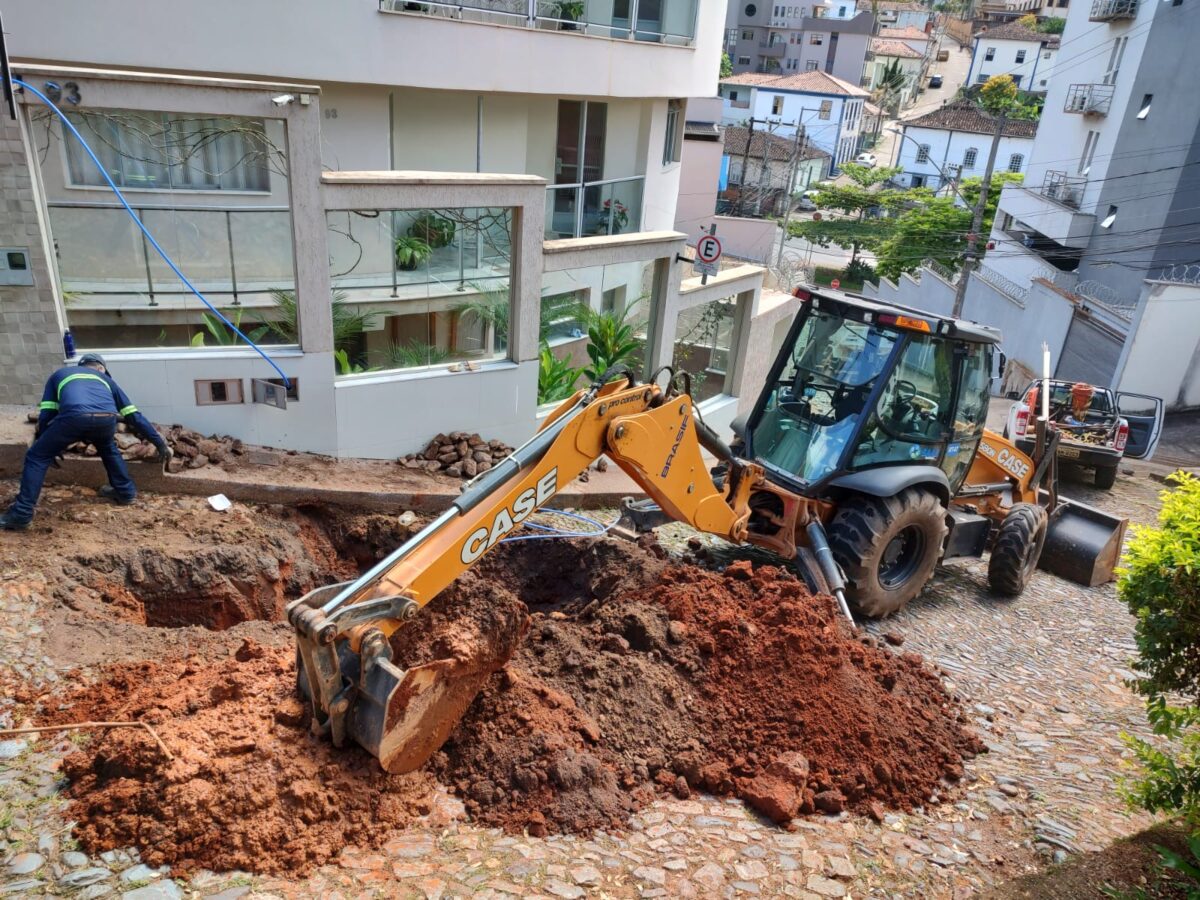 Saae identifica vazamento oculto e atua para solucionar falta de água no bairro Penha, em Itabira