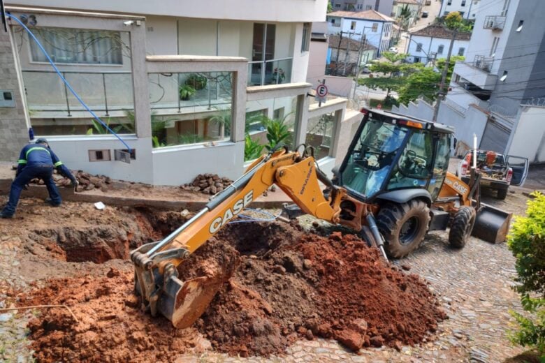 Saae identifica vazamento oculto e atua para solucionar falta de água no bairro Penha, em Itabira