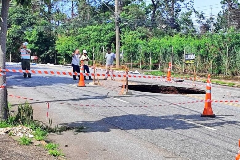 Cratera no Belvedere: obras no local devem durar 15 dias