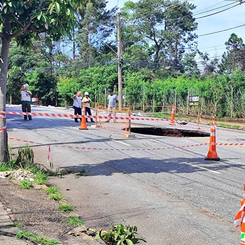 Cratera no Belvedere: obras no local devem durar 15 dias