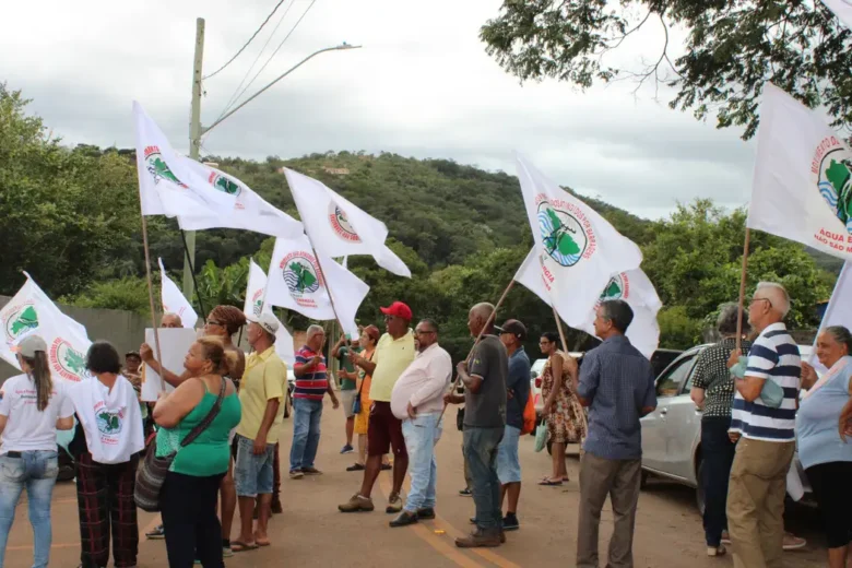 “Lama invisível” de barragem destruiu projetos de vida em cidade de MG