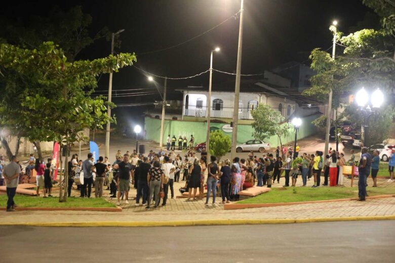 Praça Irmã Maria Clara é entregue revitalizada às comunidades do Cônego Guilhermino, Novo Amazonas e Vila Salica