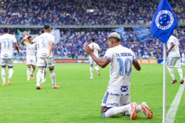 Em clima de despedida de Ronaldo, Cruzeiro dá resposta ao torcedor e bate o Vitória em casa; veja os gols