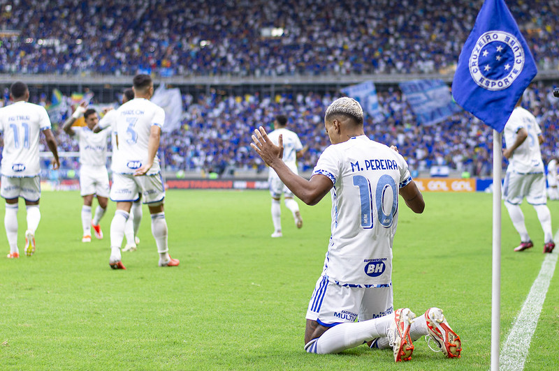 Em clima de despedida de Ronaldo, Cruzeiro dá resposta ao torcedor e bate o Vitória em casa; veja os gols