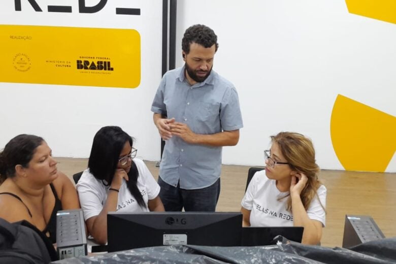 Projeto em BH oferece capacitação para mulheres na área de tecnologia e digital; saiba como se inscrever