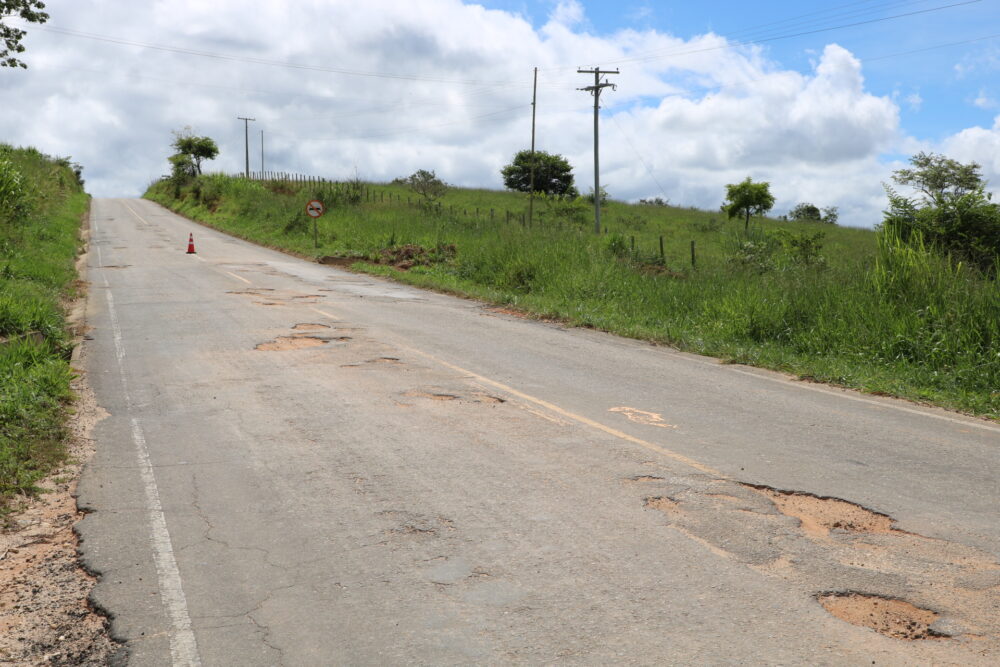 Vale do Jequitinhonha: rodovias LMG-601, LMG-630 e LMG-634 passam por obras de recuperação