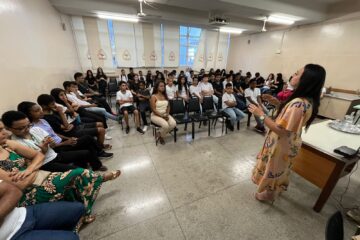 Escola do Legislativo promove palestra de conscientização sobre o autismo com alunos da EEMZA