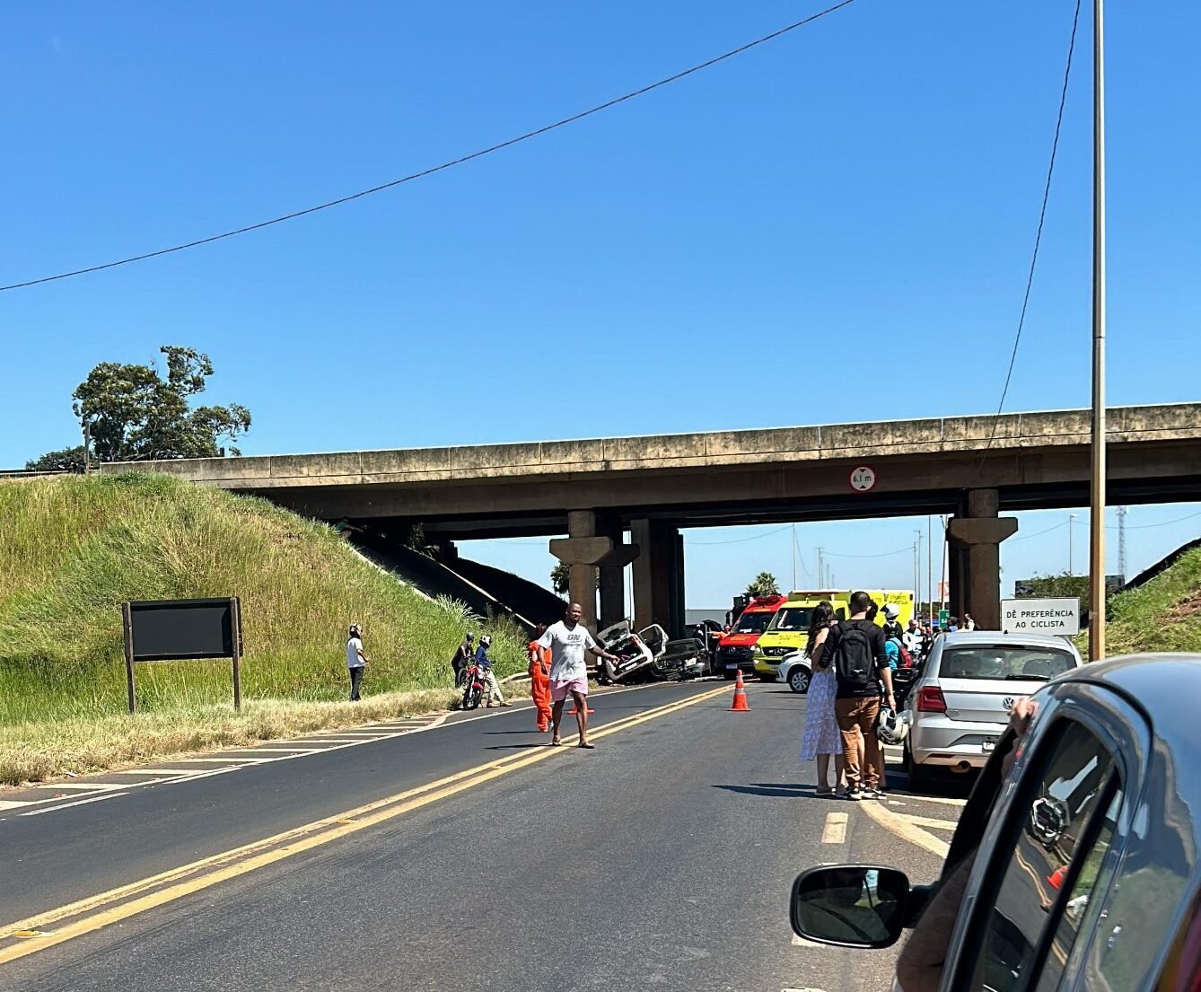 Acidente envolvendo cinco veículos em Uberlândia deixa vítima fatal