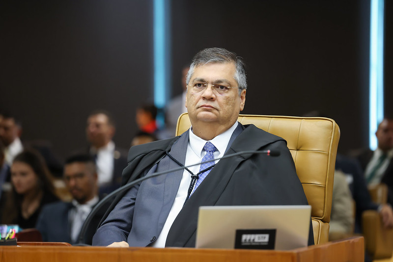 Dino suspende trecho de PL que libera emendas do orçamento secreto
