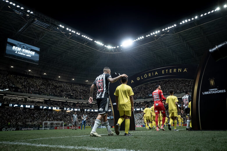 Para garantir o 1º lugar no grupo, Atlético enfrenta Caracas pela Libertadores; Caraça FM transmite jogo
