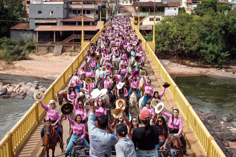 Em sua terceira edição, Cavalgada do Batom de Ferros reúne mais de 400 amazonas