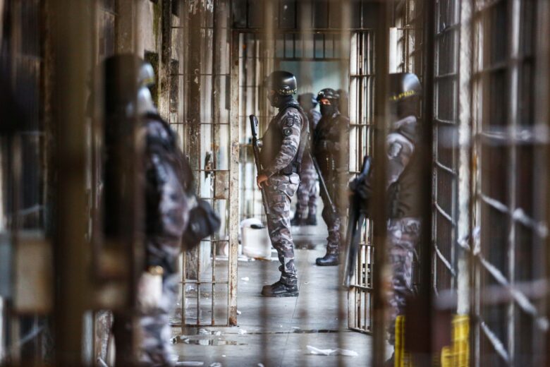 Secretaria investiga duas mortes de detentos em presídios de Minas Gerais