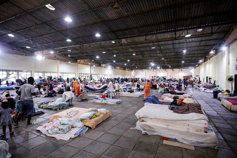 Quase 80 mil pessoas estão em abrigos no Rio Grande do Sul; mortes chegam a 149