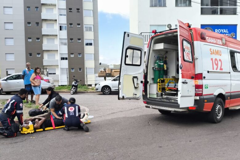 Idoso é atropelado por caminhonete na avenida Duque de Caxias, em Itabira