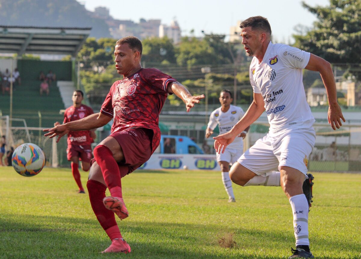 Roteiro repetido: Valério tem jogador expulso e fica no 0 a 0 contra o Tupi