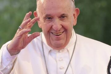 Papa Francisco usou termos homofóbicos em reunião com bispos no Vaticano e depois se desculpa