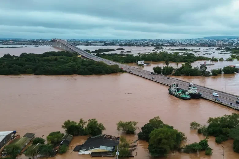 Sobe para 66 o número de mortes por causa das fortes chuvas no RS