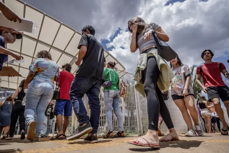 Provas do Enem 2024 serão em 3 e 10 de novembro; confira o cronograma