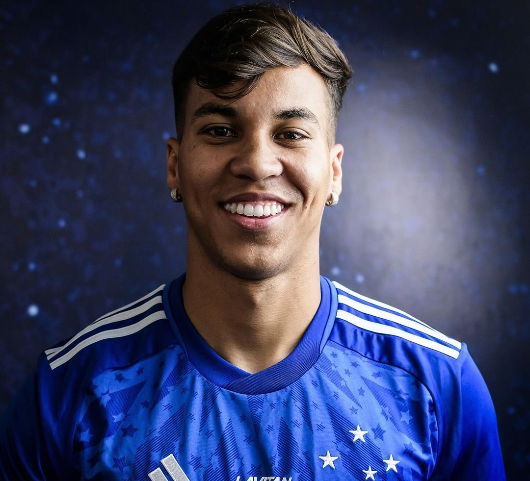 Cruzeiro anuncia oficialmente a contratação do atacante Kaio Jorge