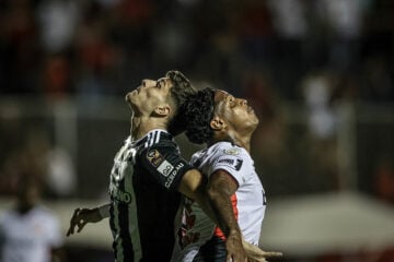 Vitória faz 4 a 2, impõe 2ª derrota seguida ao Atlético e deixa zona de rebaixamento; assista aos melhores momentos