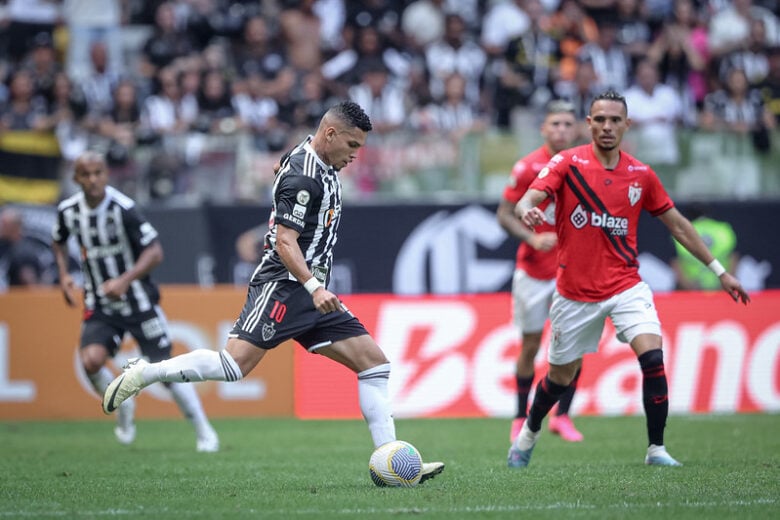 Galo começa perdendo em casa, mas Paulinho faz o gol do empate; assista aos melhores momentos