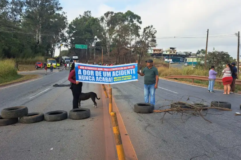 Manifestação interdita BR-40 na região central de MG neste domingo