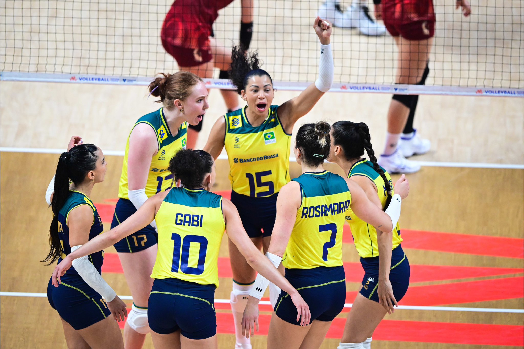 Seleção Feminina de Vôlei derrota Tailândia e segue invicta