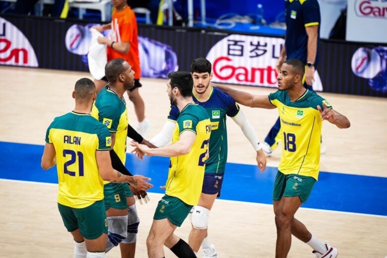 Seleção masculina de vôlei perde da França e aguarda rival da fase final da Liga das Nações