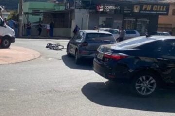 Carro e bicicleta motorizada colidem na Esplanada da Estação