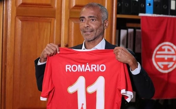 Romário marca data para estreia e diz que América-RJ é time a ser batido na 2ª divisão