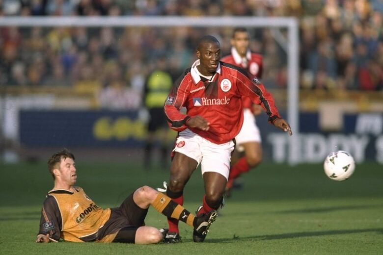 Kevin Campbell, ex-atacante inglês com passagem pelo Arsenal, morre aos 54 anos