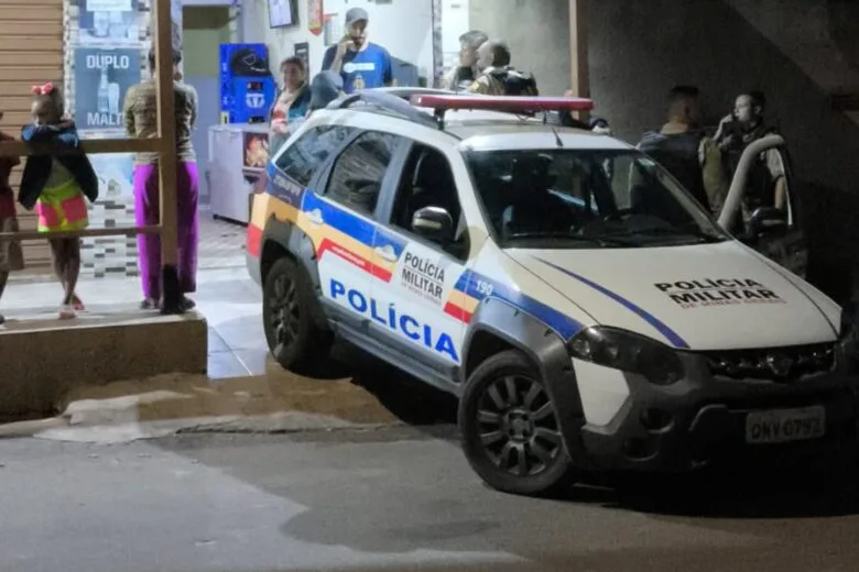 Urgente: briga em bar termina com uma pessoa baleada e dois detidos no bairro Santa Marta, em Itabira
