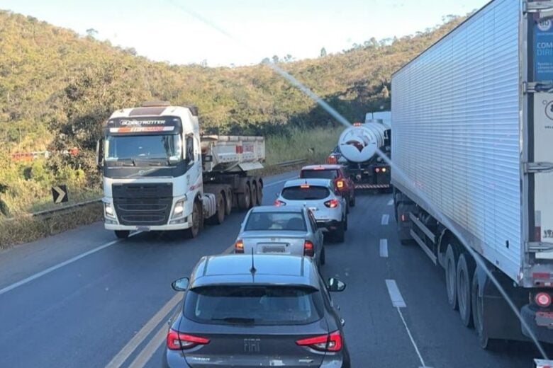 Nesta quarta-feira, BR-381 volta a registrar congestionamento na Região Metropolitana de Belo Horizonte