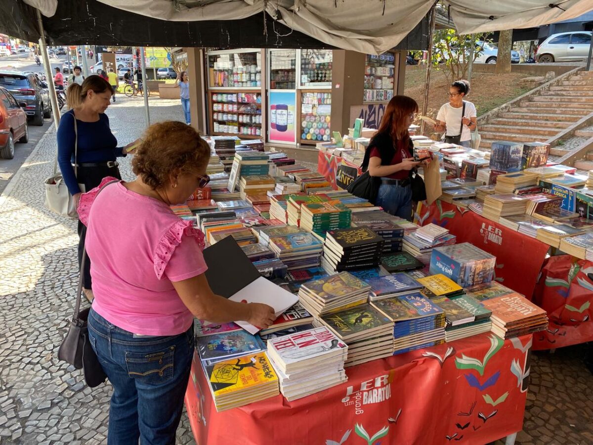 Itabira recebe a Feira Popular do Livro com exemplares a partir de R$10; saiba mais