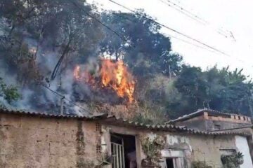 Ribeirão das Neves: incêndio de grandes proporções em Justinópolis