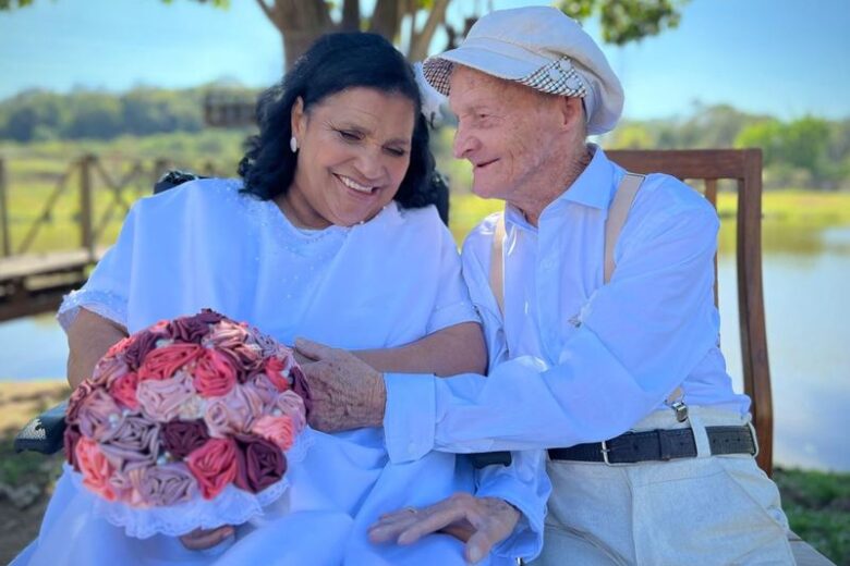 Idoso de 100 anos ganha ensaio fotográfico de pré-casamento; confira