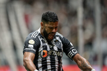 Com dois gols de Hulk, Atlético-MG bate Corinthians na Arena MRV