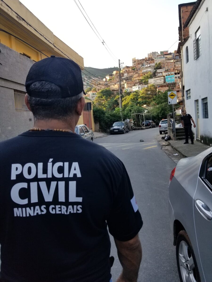 operação da polícia civil no aglomerado da serra