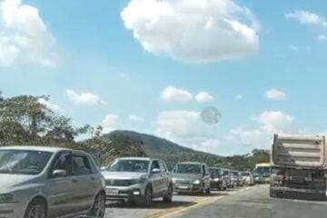 João Monlevade: obras de recapeamento causam congestionamento na BR-381