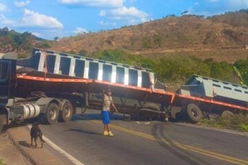 Carreta que fechou a BR-381 em Nova Era será retirada com guindaste nesta quarta-feira; interdição da rodovia dura quase 20 horas