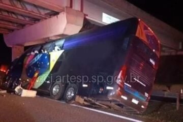 Acidente com ônibus em rodovia no interior de SP deixa 10 mortos