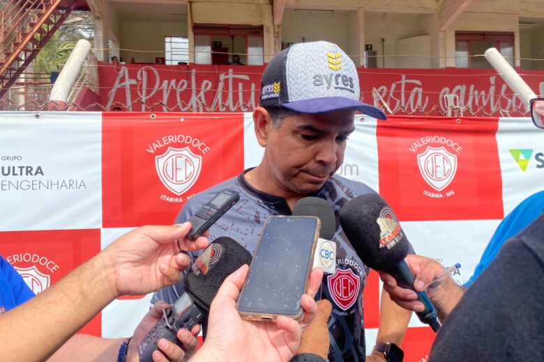 “Poderíamos ter sido mais eficientes, futebol é eficiência”, avalia Marcos Valadares após derrota para a URT