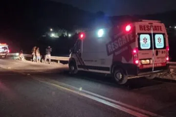 Motociclista cai em ribanceira de 15 metros na Estrada do Forninho, em João Monlevade