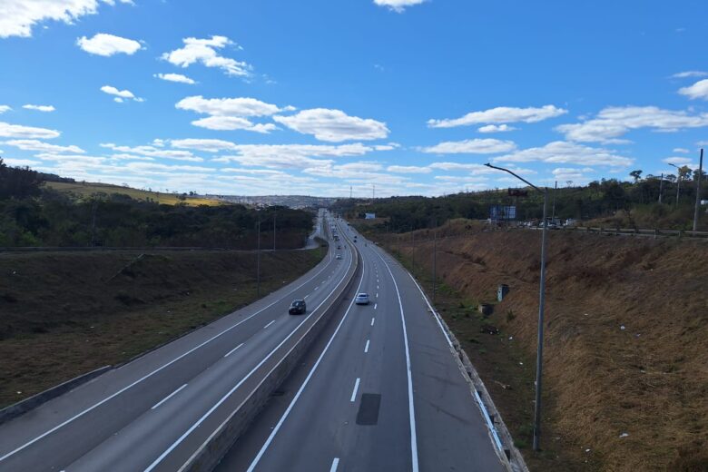 MG-010: obras de segurança viária na rodovia que leva ao Aeroporto de Confins entram em nova etapa